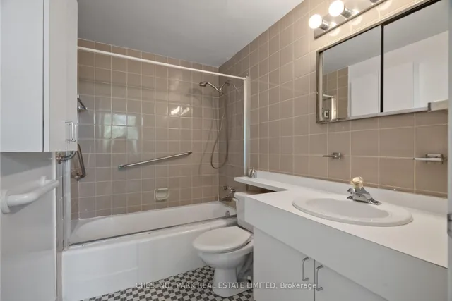 Additional image 16 of 500 Avenue Rd Unit 602