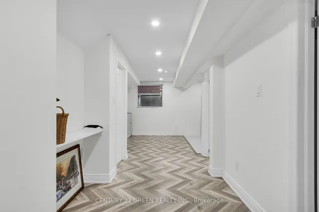 Additional image 33 of 940 Dice Way