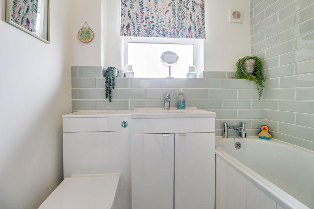 Additional image 8 of St. Nicholas Court, Harpenden, Hertfordshire, AL5