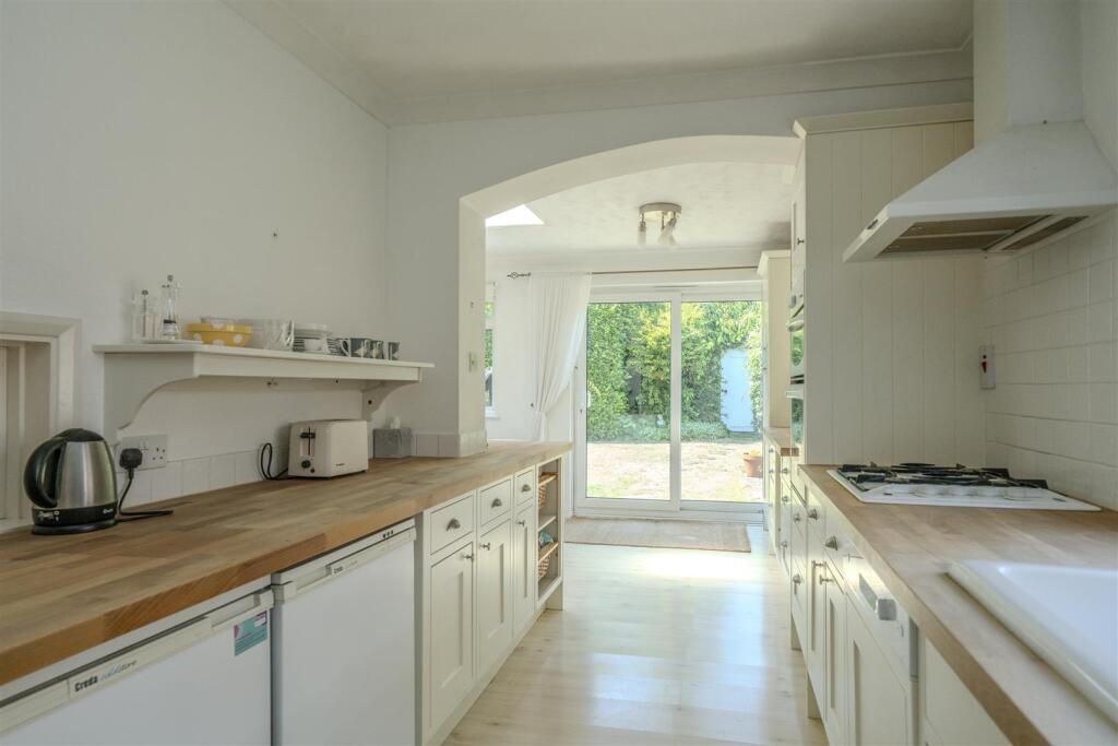 Additional image 8 of Ruscombe Drive, Park Street, St. Albans