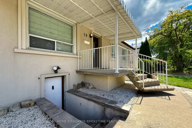 Additional image 38 of 19 Granite St