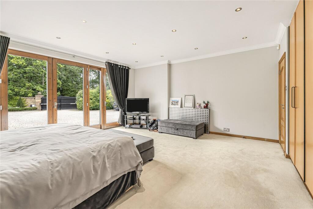 Additional image 13 of Park Street Lane, Park Street, St. Albans, Hertfordshire, AL2