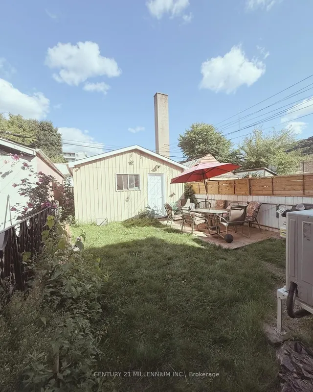 Additional image 28 of 237 Balsam Ave