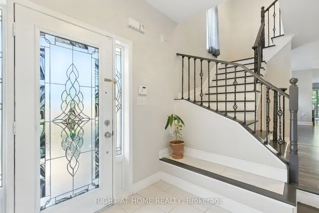 Additional image 19 of 1233 Lamont Cres