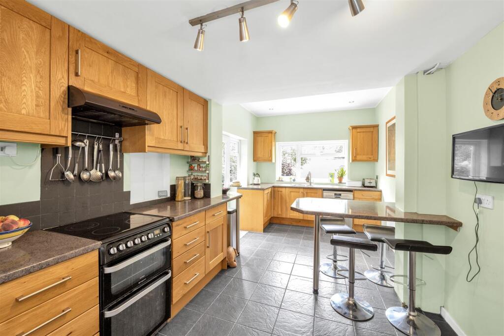 Additional image 14 of Field Close, Harpenden