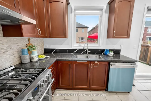 Additional image 21 of 24 Micarta Ave