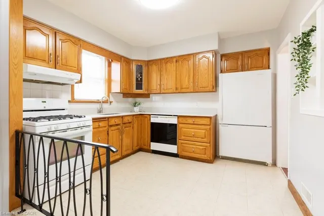 Additional image 12 of 169 East 32nd St