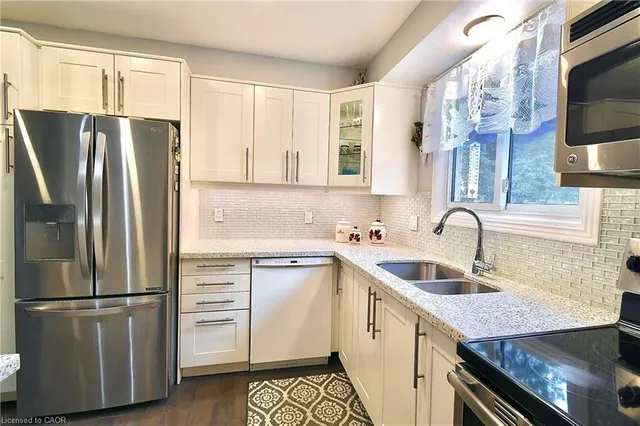 Additional image 6 of 40 Lyton Cres