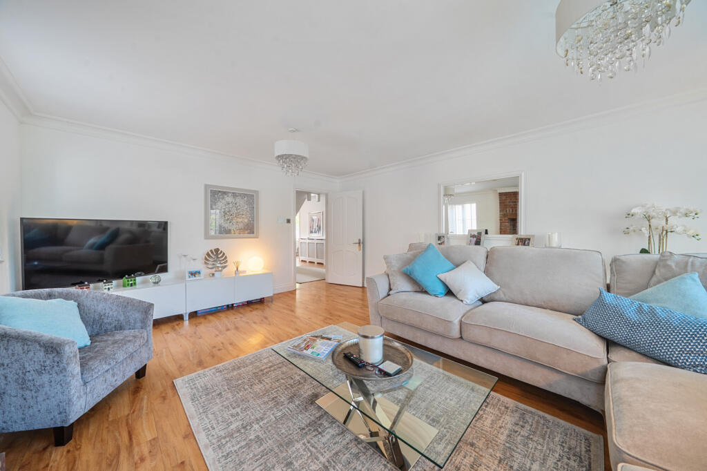 Additional image 20 of The Drive, Welwyn, AL6