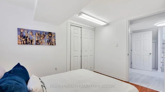 Additional image 37 of 8 Hollyhedge Dr