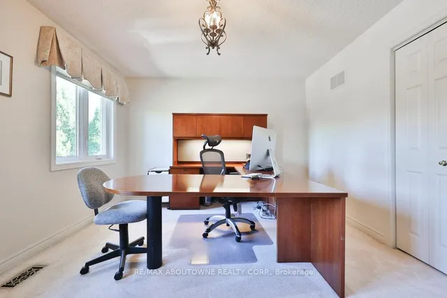 Additional image 30 of 542 Hambling Crt