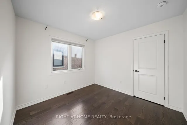 Additional image 33 of 471 Bergamot Ave