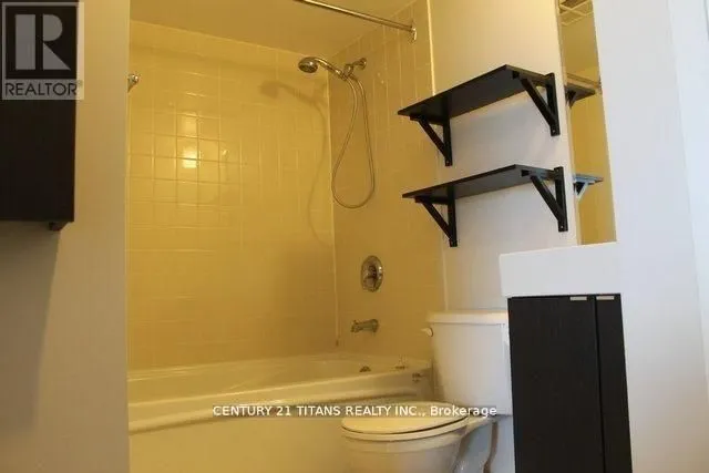 Additional image 4 of 36 Lee Centre Dr Unit 2015