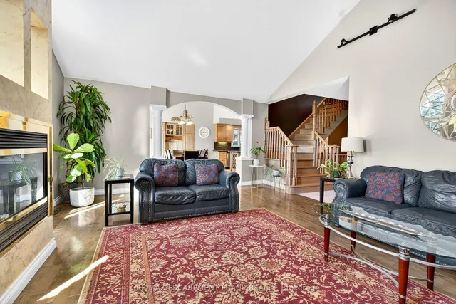 Additional image 13 of 18 Konstantine Crt