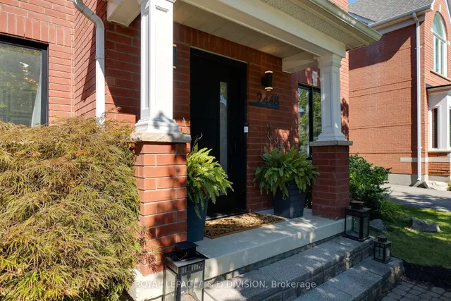 Additional image 2 of 2448 Capilano Cres