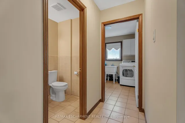 Additional image 16 of 2 Vinehill Dr