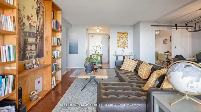 Additional image 3 of 362 The East Mall Unit 1006