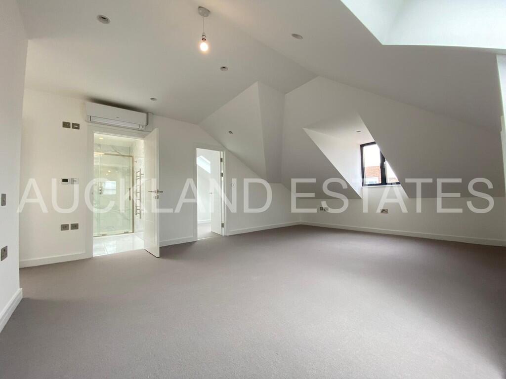 Additional image 6 of Westland Lodge, Brookmans Park