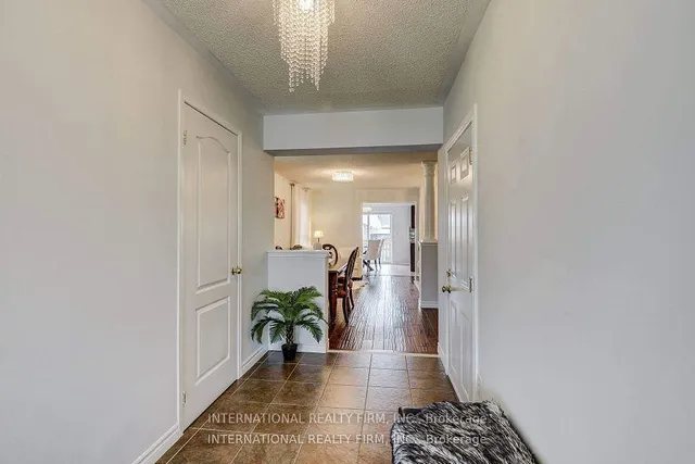 Additional image 6 of 4881 Capri Cres