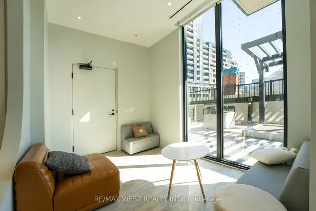 Additional image 37 of 270 Dufferin St Unit 413