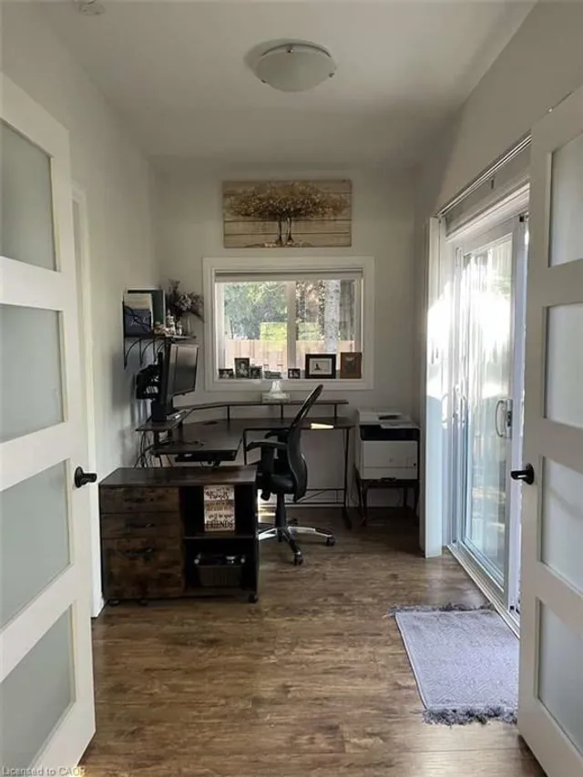 Additional image 32 of 915 Governors Rd