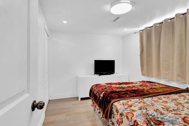 Additional image 32 of 24 Archway Cres