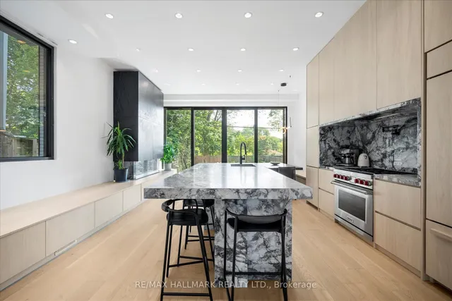 Additional image 10 of 31 Redwood Ave