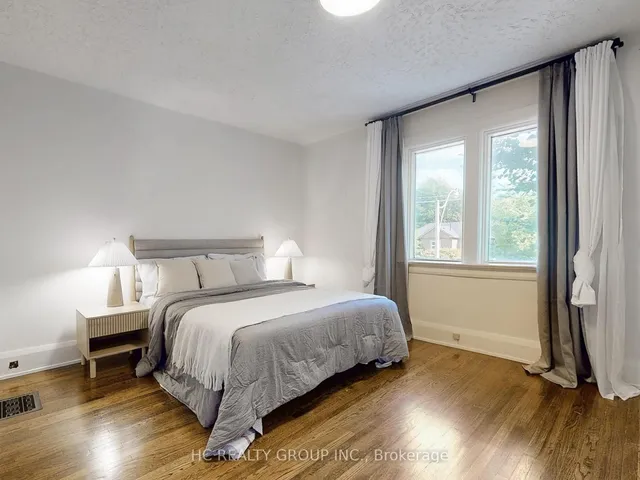 Additional image 29 of 124 Lawrence Ave