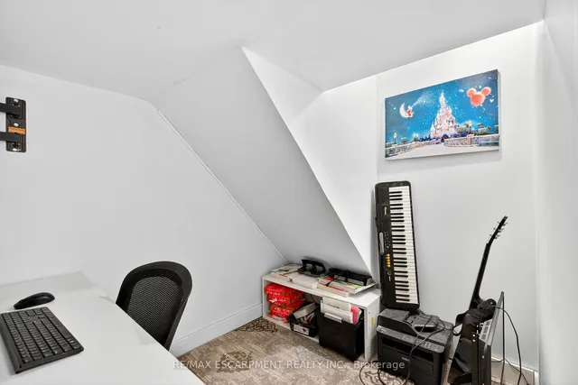 Additional image 36 of 161 Nisbet Blvd