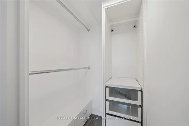 Additional image 7 of 125 Village Green Sq Unit 3006