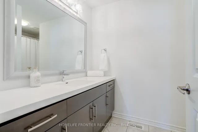 Additional image 34 of 422 Hinton Terr