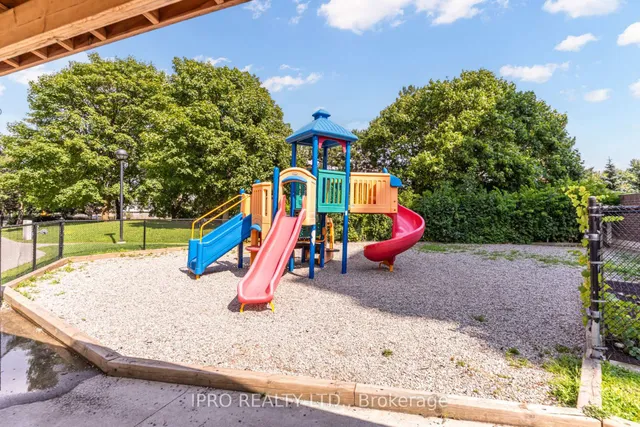 Additional image 16 of 4 Lisa St Unit 504