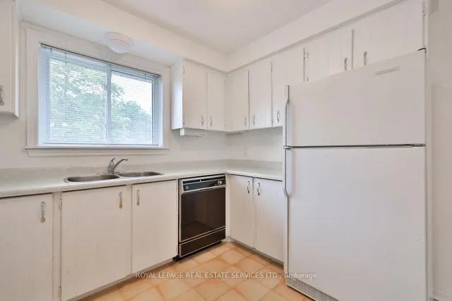 Additional image 11 of 1459 Grosvenor St