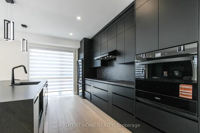 Additional image 16 of 584 WALKERS Line