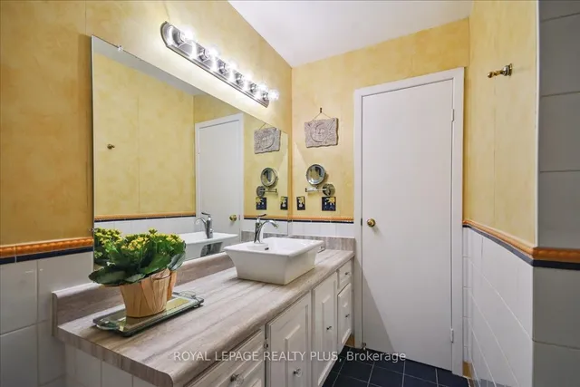 Additional image 28 of 1951 Rathburn Rd Unit 103