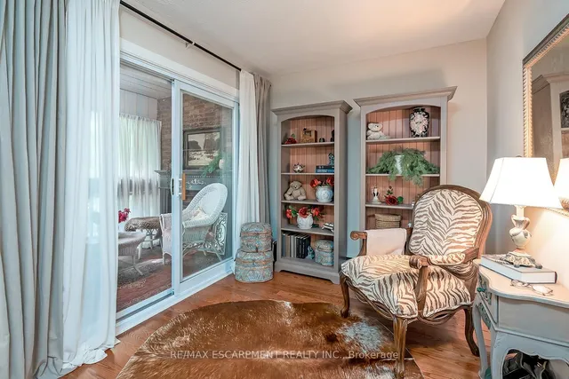 Additional image 23 of 1580 Kern's Rd Unit 5