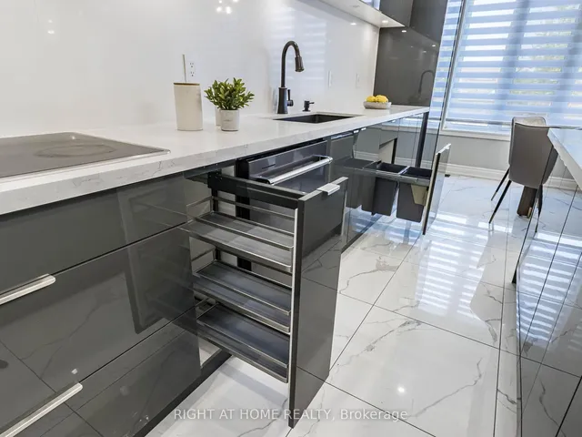 Additional image 16 of 612 Serafini Cres