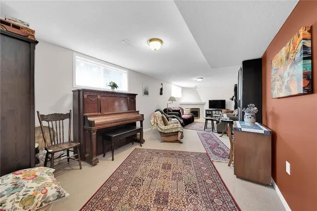 Additional image 27 of 1 Renata Crt