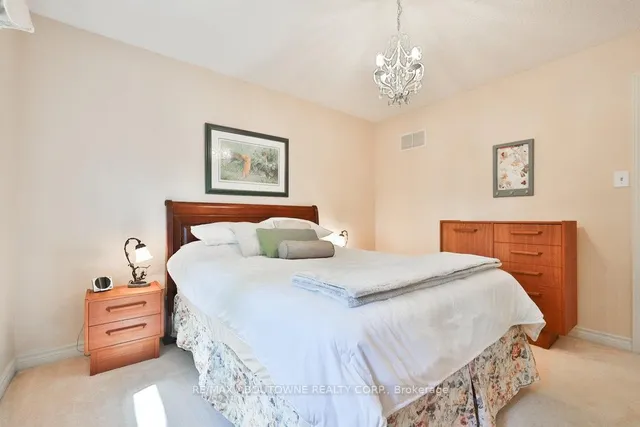 Additional image 35 of 542 Hambling Crt