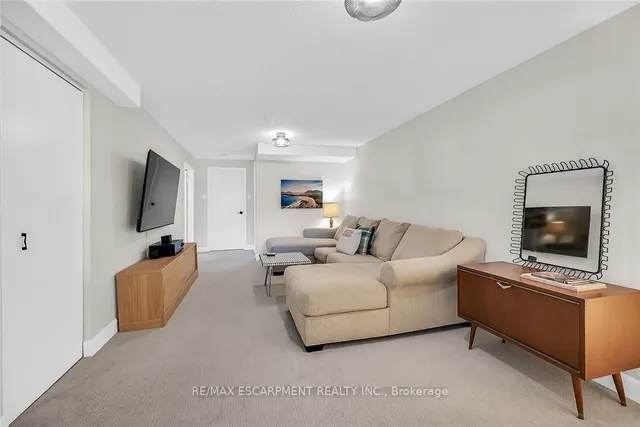 Additional image 20 of 158 Wendover Dr