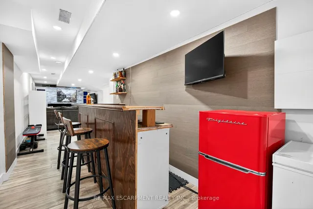 Additional image 32 of 161 Nisbet Blvd