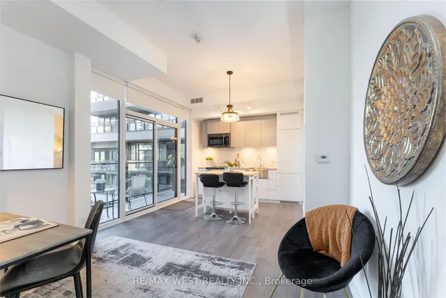 Additional image 8 of 270 Dufferin St Unit 413