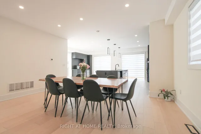 Additional image 12 of 584 WALKERS Line