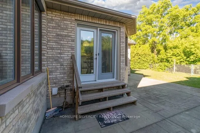 Additional image 40 of 126 Montmorency Dr