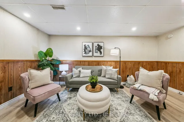 Additional image 32 of 3455 Caplan Cres Unit 3