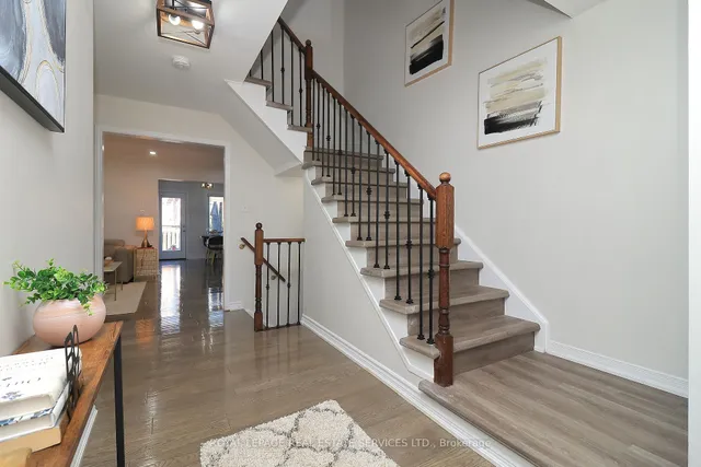 Additional image 4 of 1747 Cobra Cres