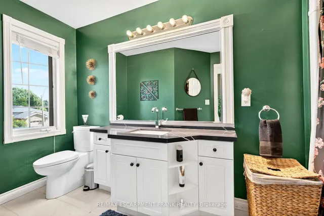 Additional image 26 of 18 Konstantine Crt