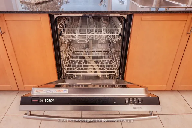 Additional image 26 of 18 William Carson Cres Unit 711