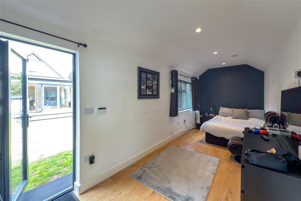 Additional image 12 of Driftwood Avenue, St. Albans, Hertfordshire, AL2