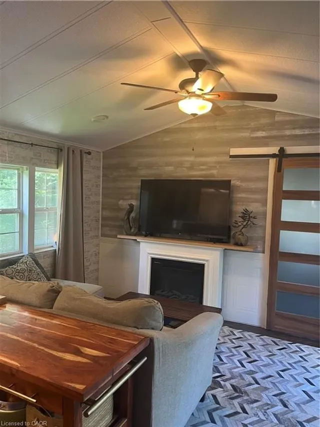 Additional image 6 of 9 Pepper Rd